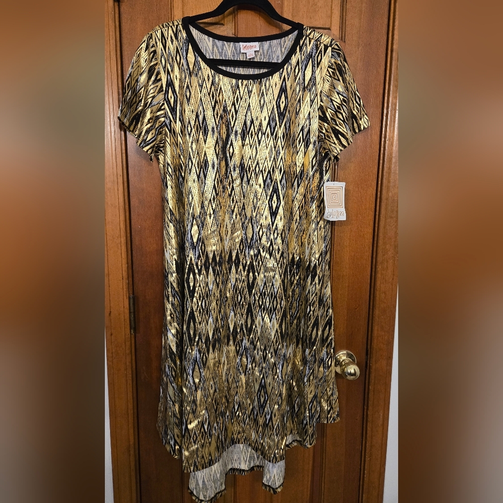 NWT LulaRoe Elegant Carly Large